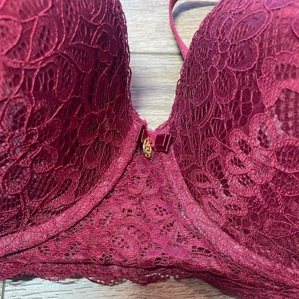 Daisy Fuentes design padded